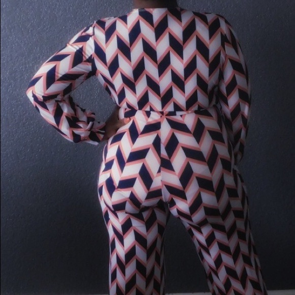 Wide leg jumpsuit - Picture 2 of 5